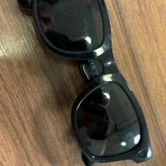 Solglasögon, rapporterat av Pathé Haarlem med iLost