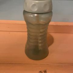 Láhev, jak nahlášeno Familie Resort Molenwaard pomocí iLost