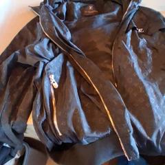 Txamarra Zwarte Louis vuitton, gisa salatu by Familiepark Drievliet iLost erabiliz