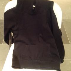 Zwarte trui, som rapportert av Pathé Nijmegen ved bruk av iLost