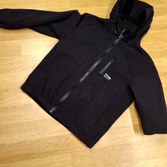 Chaqueta de bombardero Noir, ha sido reportado por IKEA Nice Saint Isidore con iLost