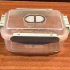 Plastbeholder bakje, som rapportert av Van der Valk Hotel Emmeloord ved bruk av iLost