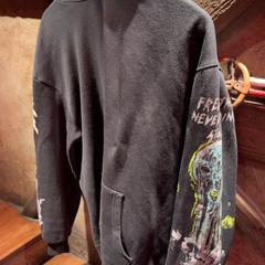 İLost kullanarak Club Nyx/Exit Café tarafından bildirildiği gibi Kazak Black