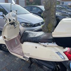Beige scooter an iLost gemeldet