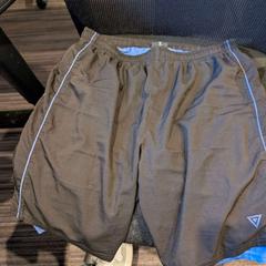 Shorts, segundo informou Inntel Hotels Utrecht Centre usando iLost