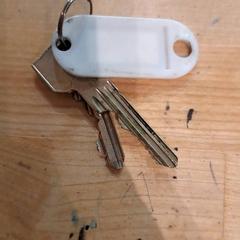 Giltzak 2x met wit labeltje, gisa salatu by IKEA Wilrijk iLost erabiliz