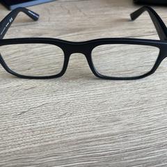 Bril op sterkte met hoes (Armani), iLost-i jakinarazi zaion moduan