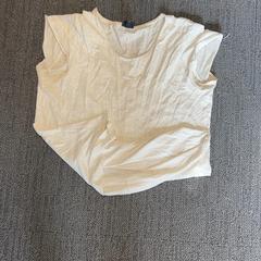 Blúz, amint azt Grand Hotel Amrath Kurhaus az iLost segítségével jelentette.