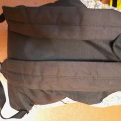 バッグ noir et à fleurs がiLostで TCL によって報告されました