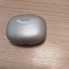 Earbud holder Beige, as reported by Qbuzz Fryslân using iLost