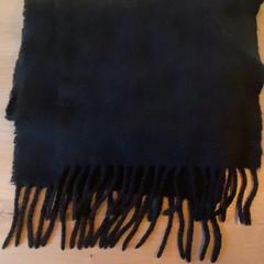 Scarf Black, rapporterat av MEININGER Hotel Köln West med iLost