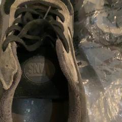 Zapatos Black, segundo informou MEININGER Hotel Berlin "Mitte" Humboldthaus usando iLost