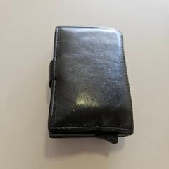 Brieftasche Niyongabire, gemeldet von Centraal magazijn über iLost