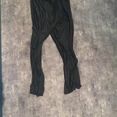 بنطلون جينز، كما تم الإبلاغ عنه بواسطة Van der Valk Hotel Haarlem عبر iLost