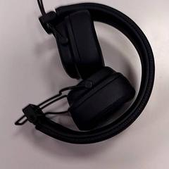 Auriculars Zwart, segons ha informat Vrije Universiteit Amsterdam mitjançant iLost