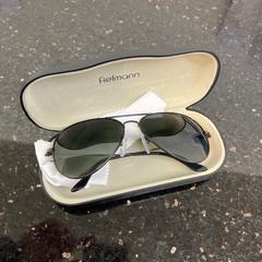 Sunglasses, as reported by Hertz using iLost