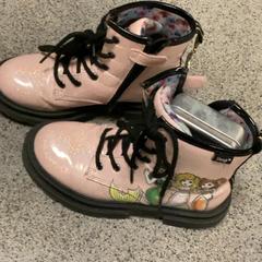 But Pink, zgłoszono przez MEININGER Hotel Copenhagen przy użyciu iLost