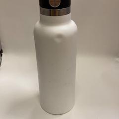 水筒, ha sido reportado por IKEA鶴浜 con iLost