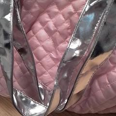 Bag roze, som rapportert av Qbuzz Fryslân ved bruk av iLost