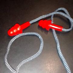 Oordopjes, amint azt TivoliVredenburg az iLost segítségével jelentette.