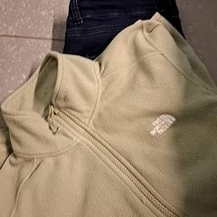 Broek en blousse, zgłoszono przez Ziekenhuis Oost-Limburg przy użyciu iLost
