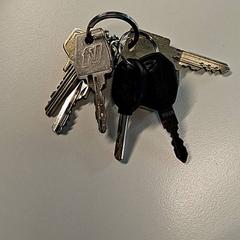 Nyckelring Met 6 sleutels en sleutelhanger, rapporterat av Gemeente Hilversum med iLost