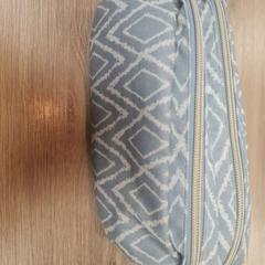 Škatuľa, ako bolo nahlásené Breda University of Applied Sciences Mgr. Hopmansstraat pomocou iLost