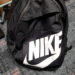 Bolsa, ha sido reportado por Connexxion Haarlem IJmond con iLost