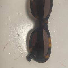 İLost kullanarak Koninklijk Theater Carré tarafından bildirildiği gibi Güneş gözlüğü