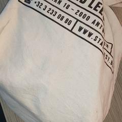 バッグ - Draagtas がiLostで Regio Antwerpen - Brussel によって報告されました