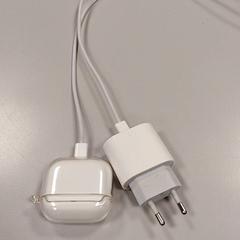 Oplader, airpods met, amint azt Vrije Universiteit Amsterdam az iLost segítségével jelentette.