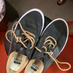 Shoes Black, som rapportert av MEININGER Hotel Bordeaux Gare Saint-Jean ved bruk av iLost