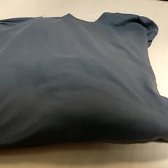 Ruházat - Sweater grijs, amint azt Regio Oost-Vlaanderen az iLost segítségével jelentette.