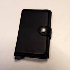 Cardholder pashpuder, as reported by Qbuzz ZHN using iLost