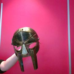 Helm & Souvenir, zoals gemeld door MEININGER Hotel Roma Termini met iLost