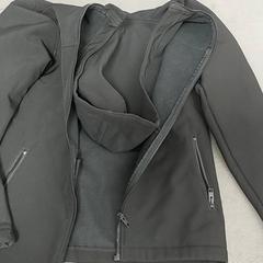 Kleding, jak nahlášeno Centraal magazijn pomocí iLost