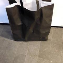 Taška Zwart papier, jak nahlášeno EBS Tramplein pomocí iLost