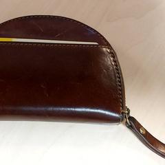 Portfel Bert, zgłoszono przez Regio Oost-Vlaanderen przy użyciu iLost