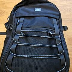 حقائب حمل وحقائب اليد، كما تم الإبلاغ عنه بواسطة GVB عبر iLost