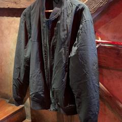 Jas Black, zoals gemeld door Club Nyx/Exit Café met iLost