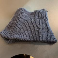 Scaldacollo Donker blauw wol, come riportato da Pathé Amsterdam Noord utilizzando iLost