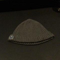 القبعة، كما تم الإبلاغ عنه بواسطة Van der Valk Hotel Amsterdam Zuidas عبر iLost