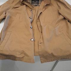 Jakke Brown, som rapportert av Van der Valk Hotel Schiphol ved bruk av iLost