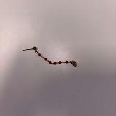 Boucle d'oreille, a été signalé par IKEA Mons utilisant iLost
