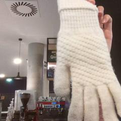 Gant White, a été signalé par MEININGER Hotel Vienna Downtown Franz utilisant iLost