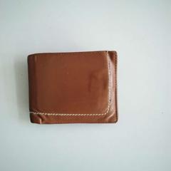 المحافظ PERROUD، كما تم الإبلاغ عنه بواسطة Twisto عبر iLost