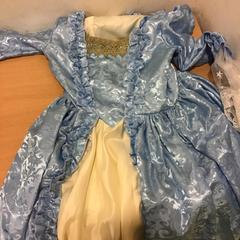 Klänning, rapporterat av Qbuzz U-OV med iLost