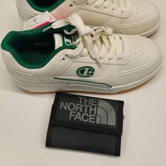 신발 plus portefeuille, iLost를 사용하여 Stad Hasselt에 보고됨