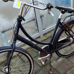 Bicikli Cortina Zwart, amint azt Fietsdepot Meierijstad az iLost segítségével jelentette.