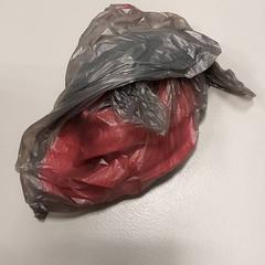 Plastikozko poltsa, gisa salatu by Regio West-Vlaanderen iLost erabiliz